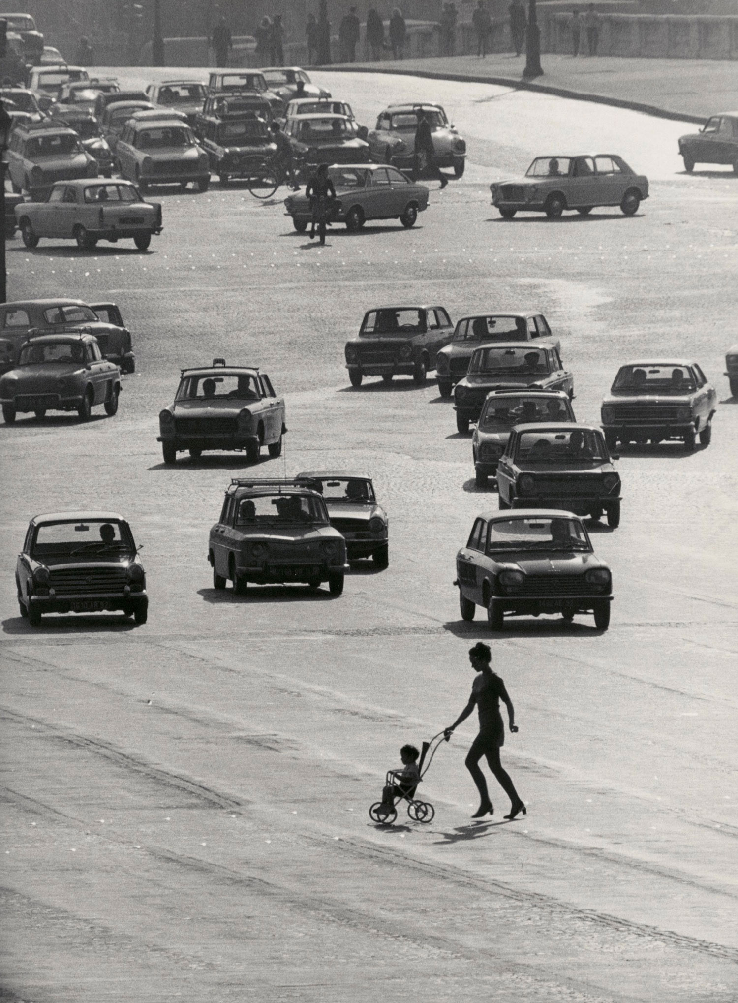 Robert-Doisneau-La-Meute-Place-de-la-Concorde-Paris