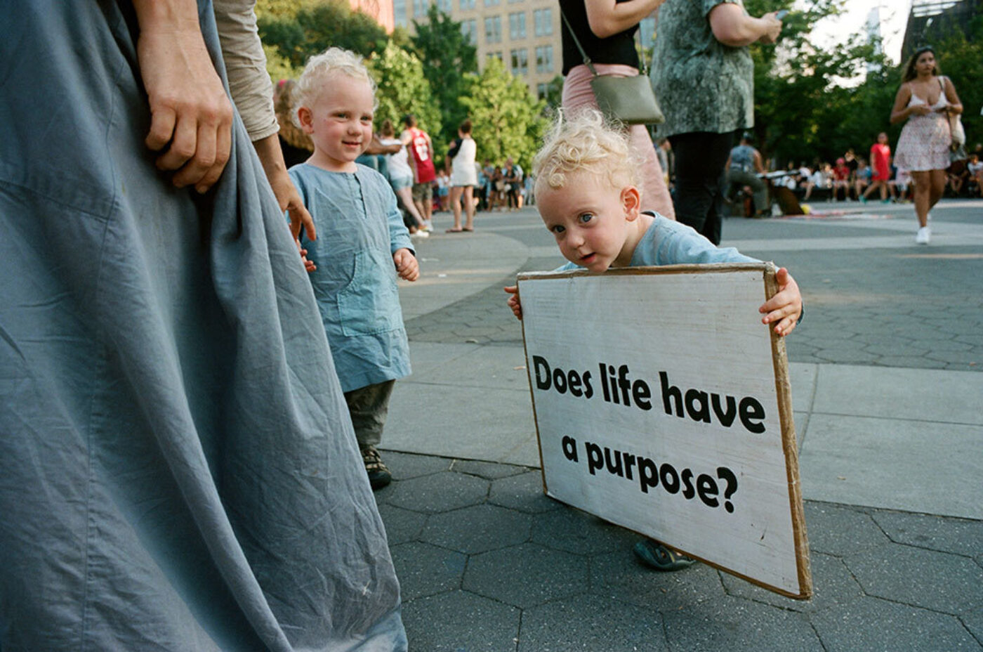 Daniel-Arnold-12139-Larrie-Gallery-New-York-2019-Child-Holding-Sign