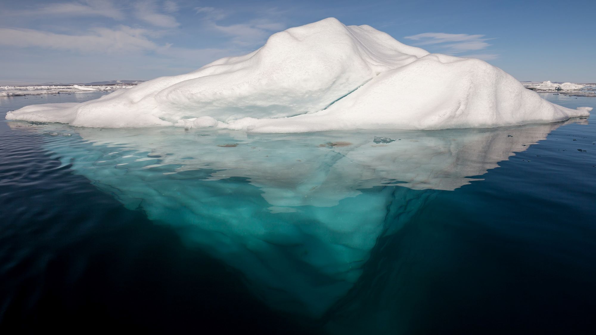 Iceberg_in_the_Arctic_with_its_underside_exposed_wikimedia